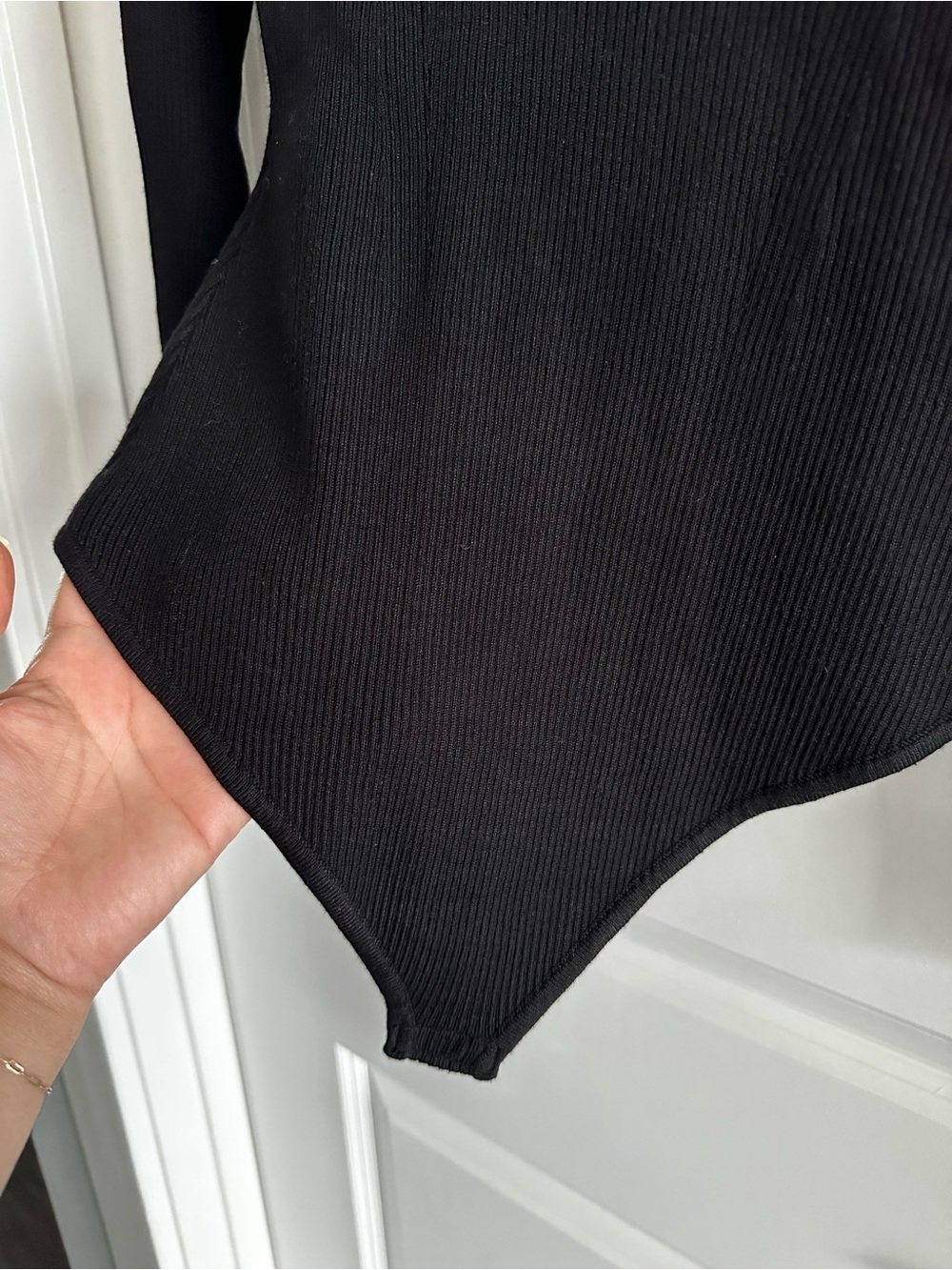 NTW! House of Harlow 1960 Black Ribbed V-Neck Long Sleeve Bodysuit - Picture 4 of 4